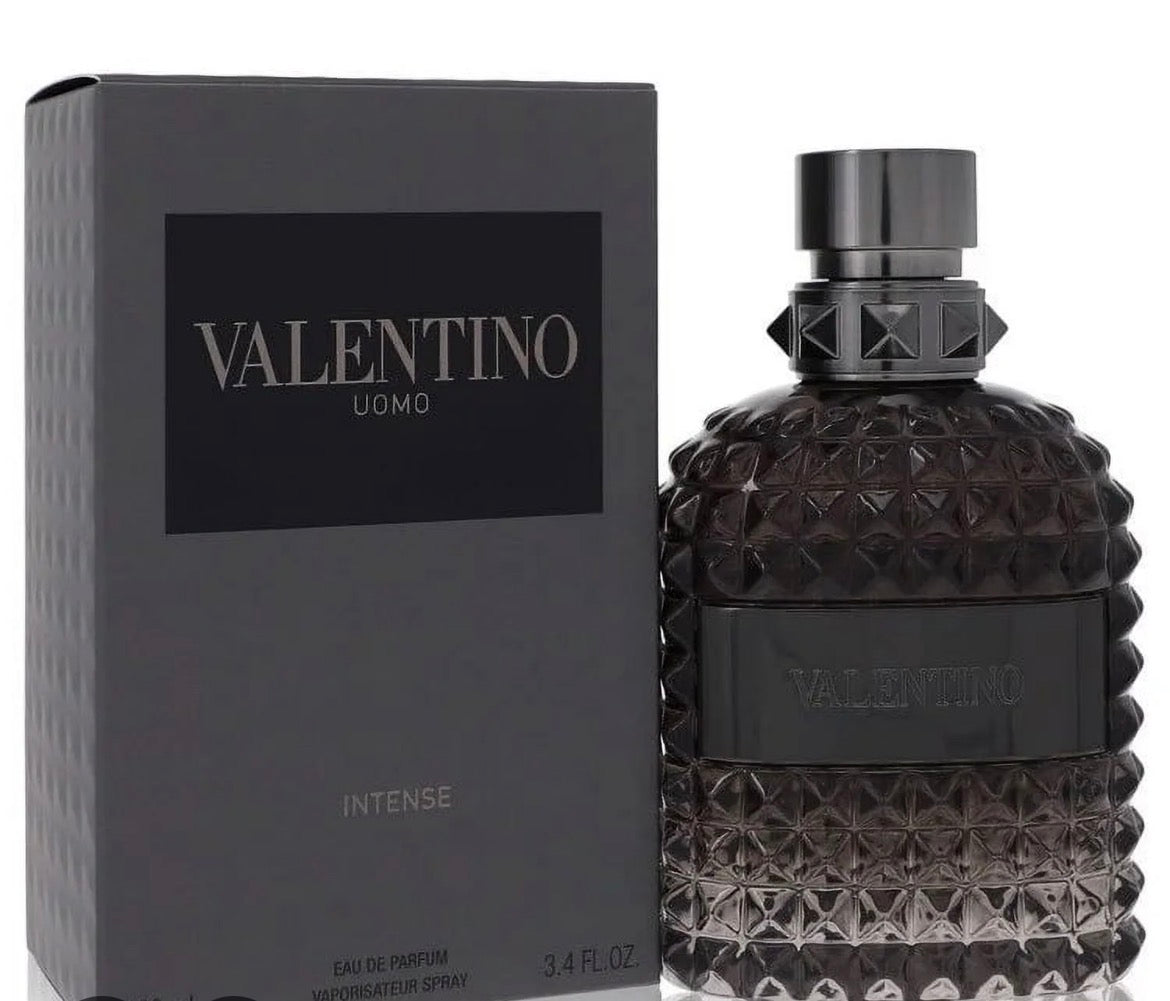 Valentino Uomo born in Roma Eau De Toilette With violet & Vetiver.